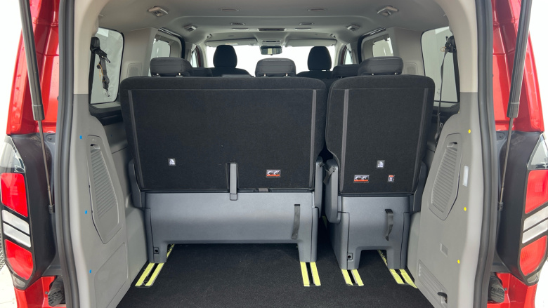 Ford Tourneo Custom 320 L1 Diesel Fwd 2.0 EcoBlue 150ps H1 Titanium 8 seater